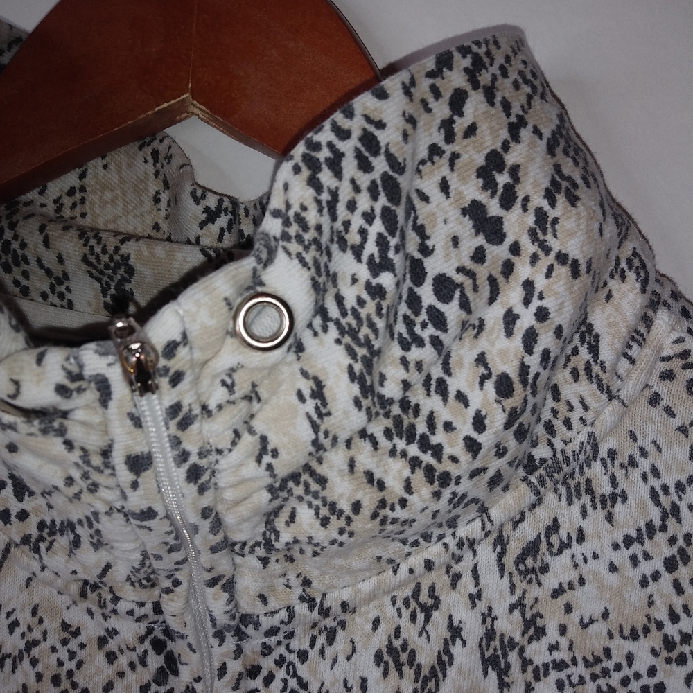 Soma L Creme Snakeskin Zip Up Athletic Jacket - Picture 8 of 9
